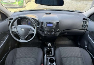 Hyundai i30 I CW Facelifting 1.4 DOHC 109KM 2011 Hyundai i30 1,4 109KM Klimatyzacja 1.4 Benzyna 109KM, zdjęcie 11