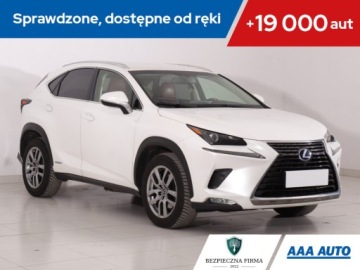 Lexus NX I SUV Facelifting 300h 197KM 2018 Lexus NX 300h, Salon Polska, Serwis ASO, 4X4