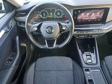 Skoda Octavia IV Scout 2.0 TSI 190KM 2021 Skoda Octavia 2.0 TSI 4x4 Style, Matrix, Panorama, ACC, Ambiente 2.0 190KM, zdjęcie 9