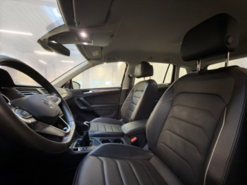 Volkswagen Tiguan II SUV Facelifting 2.0 TDI 150KM 2022 Volkswagen Tiguan Life 2.0 TDI 150KM M-6G. Bezwypa, zdjęcie 18