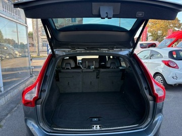 Volvo XC60 I SUV Facelifting 2.4 D4 190KM 2017 Volvo XC 60 2.4 D4 AWD Summum Navi Skóra Pano, zdjęcie 27