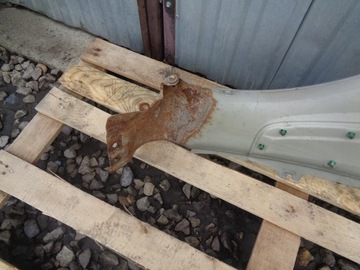 BLATNÍK PRAVÝ PŘEDNÍ HYUNDAI COUPE 2 II TIBURON 2001- LAKIER: LS