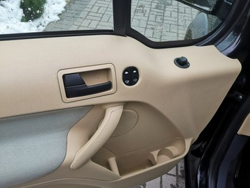 Ford Tourneo Connect I LWB 1.8 Duratorq TDCi 90KM 2010 Ford Tourneo Connect 1.8 TDC 90KM Klimatyzacja, zdjęcie 8