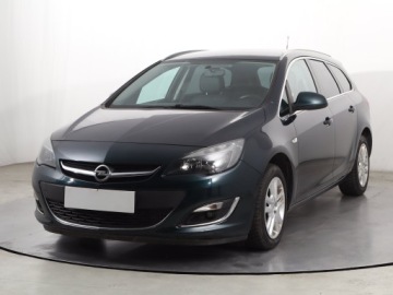Opel Astra J Sports Tourer Facelifting 1.4 Turbo ECOTEC 140KM 2015 Opel Astra 1.4 T, GAZ, Skóra, Klima, Klimatronic, zdjęcie 1