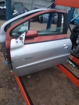 DVEŘE LEVÝ PŘEDNÍ PEUGEOT 206 CC STŘÍBRNÉ