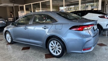 Toyota Corolla XII Sedan Facelifting 1.5 VVT-i 125KM 2023 Toyota Corolla 1.5 Benzyna 125 km tylko 32 tys. przebiegu 1.5 Benzyna 125KM, zdjęcie 5