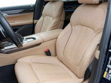 BMW Seria 7 G70 2022 BMW 745 PY13616#745Le xDrive Ambient K.cofania, zdjęcie 13
