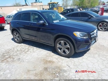 Mercedes GLC C253 2017 Mercedes-Benz GLC 2017 r., 2,0L 300 4 MATIC 2.0 Benzyna 241KM, zdjęcie 2