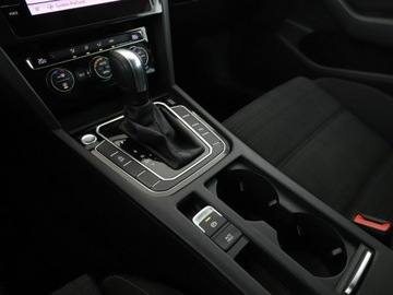 Volkswagen Passat B8 Variant Facelifting 2.0 TDI SCR 150KM 2020 Volkswagen Passat DSG full LED navi klima auto (3, zdjęcie 29