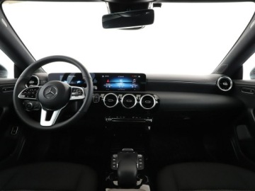 Mercedes CLA C118/X118 Shooting Brake 2.0 200d 150KM 2021 Mercedes CLA 200 automat full LED navi klima auto, zdjęcie 14