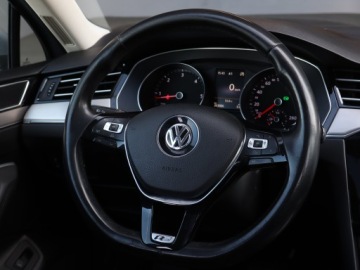 Volkswagen Passat B8 Variant 2.0 TDI BlueMotion SCR 150KM 2016 VW Passat 2.0 TDI, Automat, Skóra, Navi, Klima, zdjęcie 19
