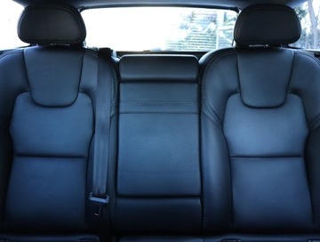 Volvo V90 II Kombi 2.0 D4 190KM 2017 Volvo V90 Cross Country D4 2.0 AWD, 187 KM, 4X4, zdjęcie 9