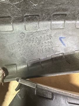 Накладка на переднюю левую/правую стойку Mercedes SL R230, W230