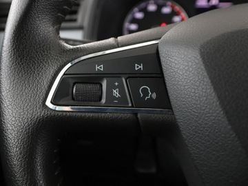 Seat Arona Crossover 1.0 EcoTSI 95KM 2020 Seat Arona Navi Kamera cofania Klimatyzacja, zdjęcie 29