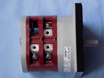 КУЛАЧКОВЫЙ ПЕРЕКЛЮЧАТЕЛЬ 4G40 10U 0-1 3P40A ДЛЯ ВСТРАИВАНИЯ