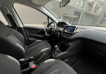 Peugeot 208 I Hatchback 3d 1.0 VTI 68KM 2014 Peugeot 208 klima ISOFIX niski przebieg Warszawa Benzyna 68KM, zdjęcie 5