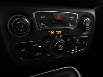 Jeep Compass II SUV 1.4 MultiAir 140KM 2018 Jeep Compass klima auto navi kamera i czujniki, zdjęcie 26