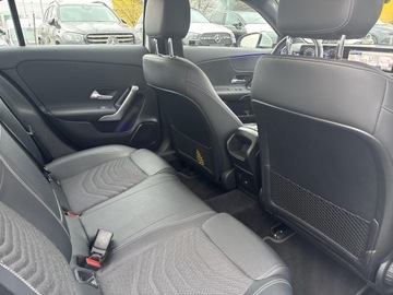 Mercedes Klasa A W177/V177 Hatchback Facelifting 1.3 200 163KM 2023 Mercedes-Benz A 200 Podgrzewana kierownica/ Ambien, zdjęcie 18