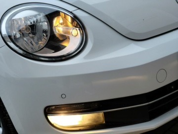 Volkswagen Beetle Hatchback 3d 1.6 TDI 105KM 2015 Volkswagen Beetle bezwypadkowy wyposażen, zdjęcie 12