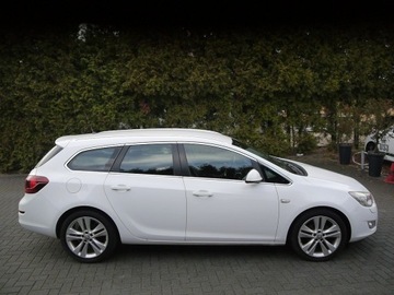 Opel Astra J Sports Tourer 1.4 Turbo ECOTEC 140KM 2011 Opel Astra 1.4t Xenon Stan b.dobry Gwarancja 12mc, zdjęcie 8