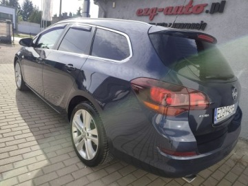 Opel Astra J Sports Tourer 1.4 Turbo ECOTEC 120KM 2011 Opel Astra zadbany serwis bogata opcja, zdjęcie 4