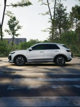 Volkswagen T-Roc I SUV Facelifting 1.5 TSI ACT 150KM 2026 Volkswagen T-Roc Wersja R-Line 1.5 eTSI 150 KM DSG, zdjęcie 14