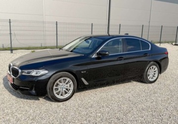 BMW Seria 5 G30-G31 Limuzyna Plug-In 2.0 530e 292KM 2021 BMW Seria 5 BMW 530e 292 KM 2021r Bezwypadkowy 2.0 Hybryda Plug-in 292KM, zdjęcie 12