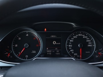 Audi A4 B8 Avant Facelifting 2.0 TDI 150KM 2014 Audi A4 2.0 TDI, Automat, Skóra, Navi, Xenon, zdjęcie 10