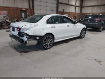 Mercedes Klasa E W214 2023 Mercedes-Benz Klasa E 350 4Matic 2023 2.0l 2.0 Benzyna 255KM, zdjęcie 6