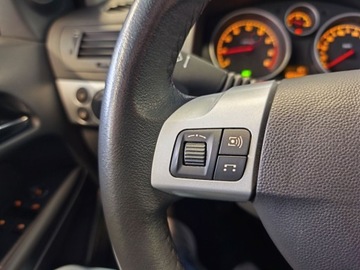 Opel Astra J Hatchback 5d 1.6 Twinport ECOTEC 115KM 2009 Opel Astra H 1.6 H, benzyna 116 KM, Panorama, Klima, zdjęcie 12