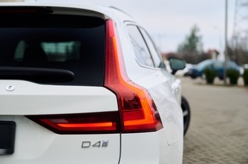 Volvo V90 II Kombi 2.0 D4 190KM 2018 R-DESIGN _ PANORAMA _KAMERA_ MEGA WYPOSAŻENIE, zdjęcie 17