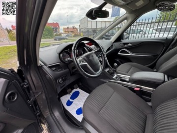 Opel Zafira C Tourer 1.4 Turbo ECOTEC 140KM 2012 Opel Zafira 7 osobowy -Tourer- Szwajcaria - Po przegladzie olejowym Gwara, zdjęcie 21