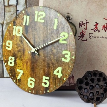 ДЕРЕВЯННЫЕ НАСТЕННЫЕ ЧАСЫ ДЛЯ СПАЛЬНИ С СВЕТЯЩИМСЯ ОГОНЕМ