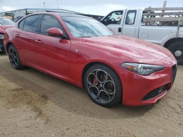 Alfa Romeo Giulia II Sedan Facelifting 2.0 Turbo 280KM 2022 Alfa Romeo Giulia Sport TI AWD 2.0 Benzyna 280KM, zdjęcie 4