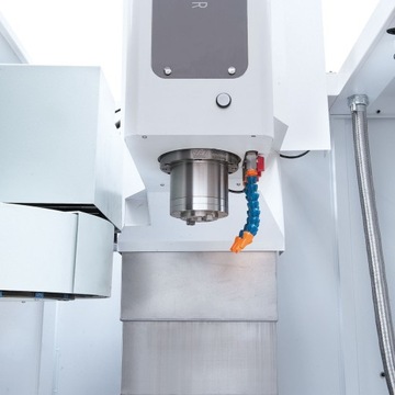 Обрабатывающий центр с ЧПУ SIEMENS 808D 920x400 3-AXIS