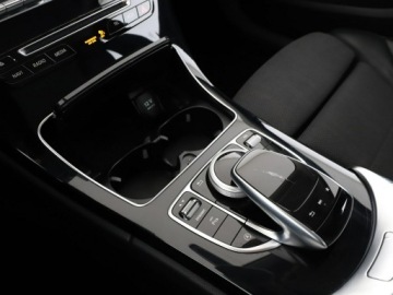 Mercedes Klasa C W205 Limuzyna 180 156KM 2018 Mercedes C 180 automat półskóra klima auto, zdjęcie 26