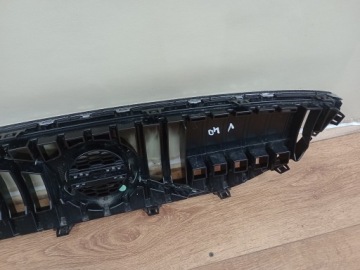 VOLVO V40 II СНЯТИЕ РЕШЕТКИ