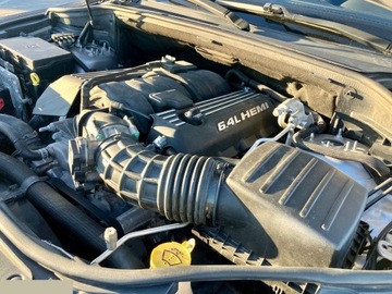 Jeep Grand Cherokee IV 2013 Jeep Grand Cherokee 6.4 V8 SRT8 Benzyna 468KM 4x4 2013r Niski przebieg, zdjęcie 7