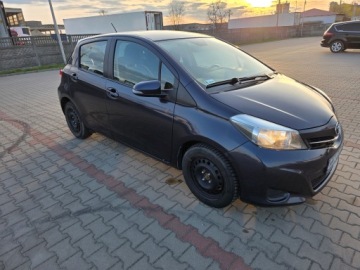 Toyota Yaris III Hatchback 5d Facelifting 1.33 Dual VVT-i 99KM 2014 TOYOTA YARIS (_P9_) 1.33 VVT-i (NSP90_) 99 KM, zdjęcie 1