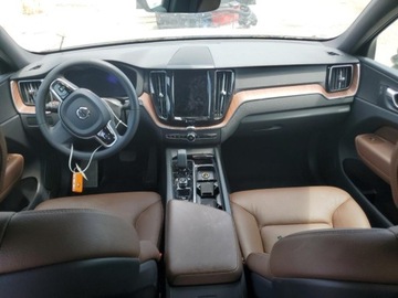 Volvo XC60 II 2023 Volvo XC 60 2023 PLUS 2.0 Benzyna 247KM, zdjęcie 7