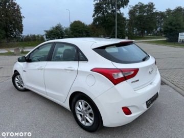 Hyundai i30 II Hatchback 3d 1.6 GDI 135KM 2013 Hyundai i30 Hyundai i30 blue 1.6 GDI YES Gold 1.6 Benzyna 135KM, zdjęcie 8