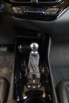 Toyota C-HR I Crossover Facelifting 2.0 Hybrid Dynamic Force 184KM 2019 Toyota C-HR 2.0 Hybrid Selection 2.0 Hybryda 184KM, zdjęcie 23