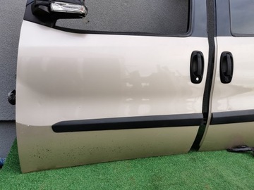 DVEŘE LEVÉ PŘEDNÍ FIAT DOBLO II COMBO D