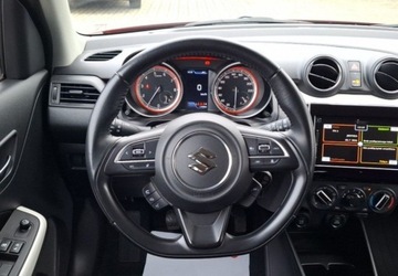 Suzuki Swift VI Hatchback Facelifting 1.2 DualJet SHVS 83KM 2020 Suzuki Swift 1.2 Dualjet SHVS Premium Plus 1.2 Benzyna 83KM, zdjęcie 8