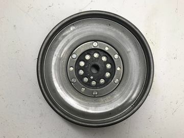 AUDI A4 B9 LIFT KOŁO DWUMASOWE 2.0 4 tyś przebiegu