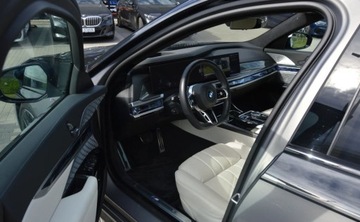 BMW Seria 7 G70 Sedan 3.0 40d 299KM 2024 BMW Seria 7 740 xDrive Laser M Pakiet ACC Virtual Ambiente Hak Panorama Ma, zdjęcie 15