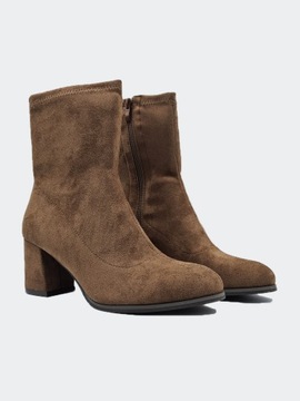 Коричневые женские теплые осенние ботильоны на высоком каблуке 39