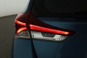 Toyota Auris II Hatchback 5d Facelifting 1.8 Hybrid 136KM 2015 Toyota Auris Hybrid, Salon Polska, Automat, Klima, zdjęcie 14