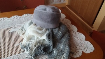 Красивая серая теплая шапка на весну и осень - размер 58.