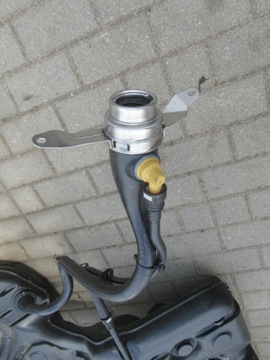 NÁDRŽ PALIVA PORSCHE PANAMERA 4S